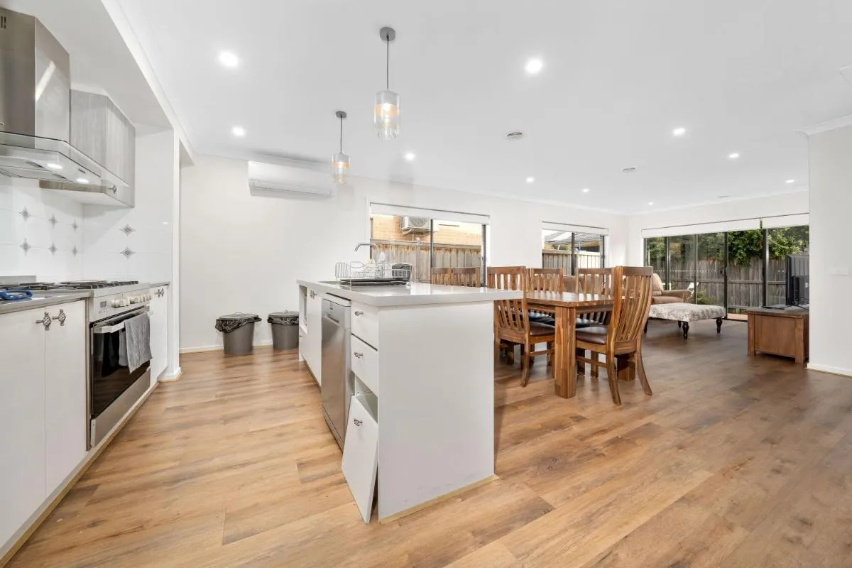 Happy Cozy Convenient 4BR, Breezy, Near Mall, Park — 4