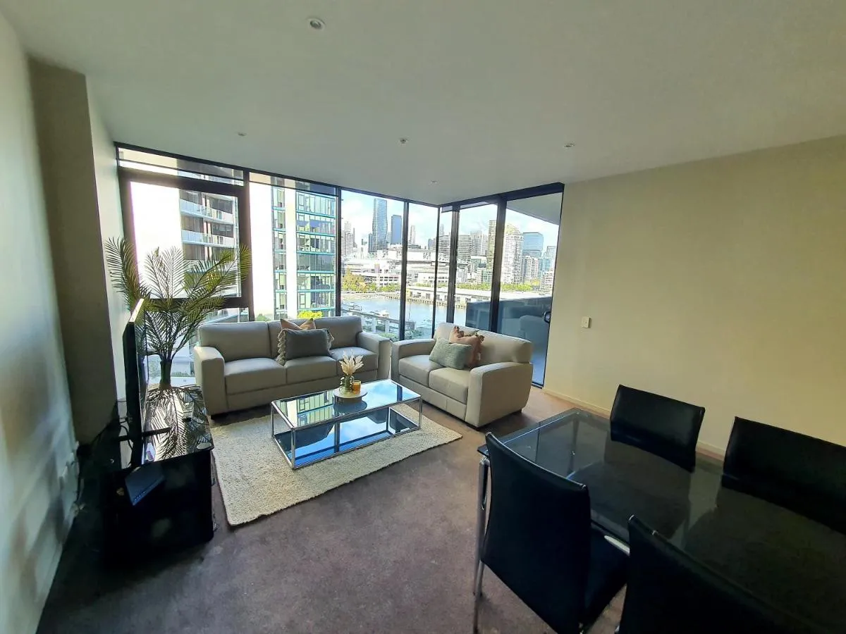 Harbour Escape Apartments Docklands — 2