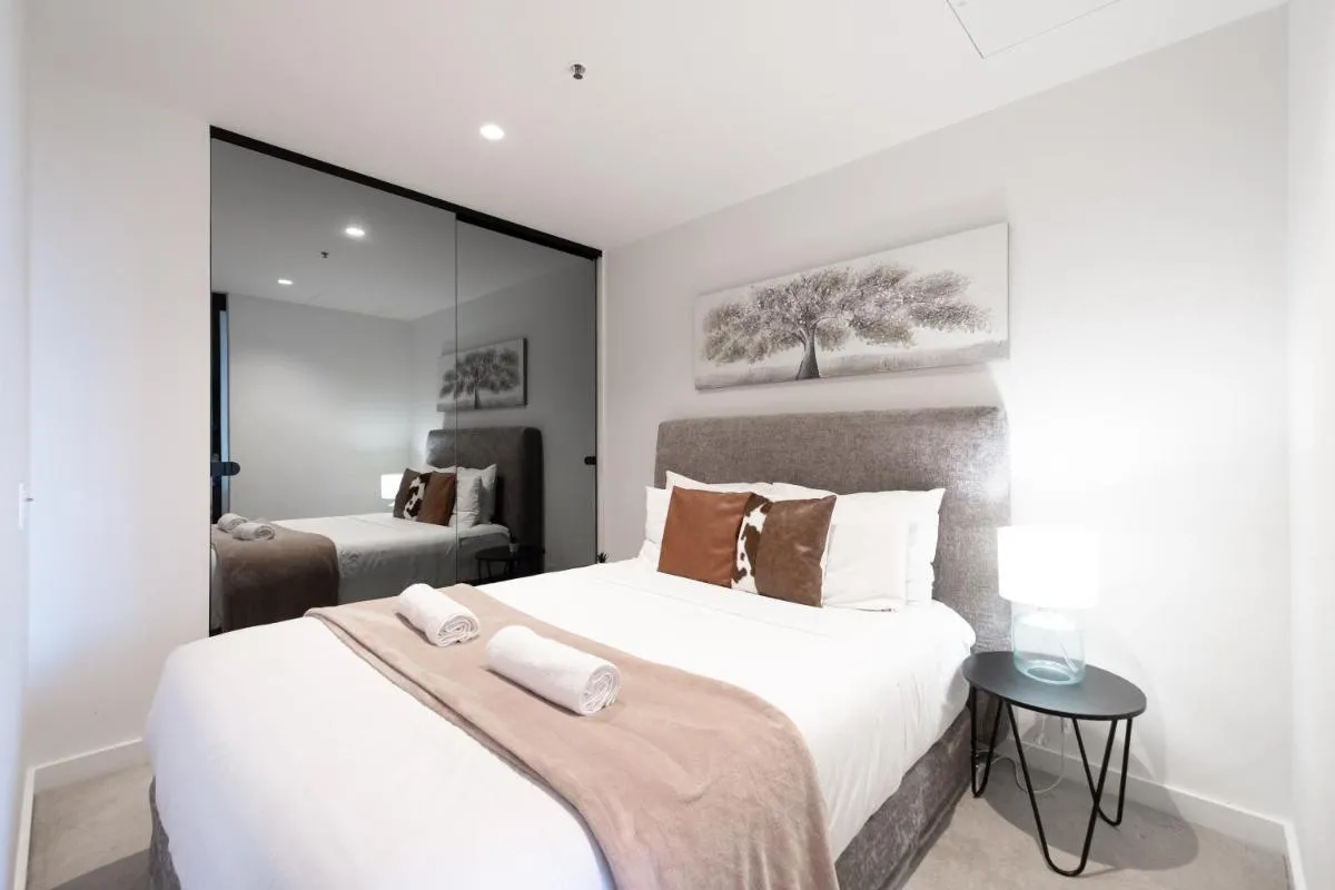 Heart Melbourne Cbd 1bedroom Apartment Balcony — 2