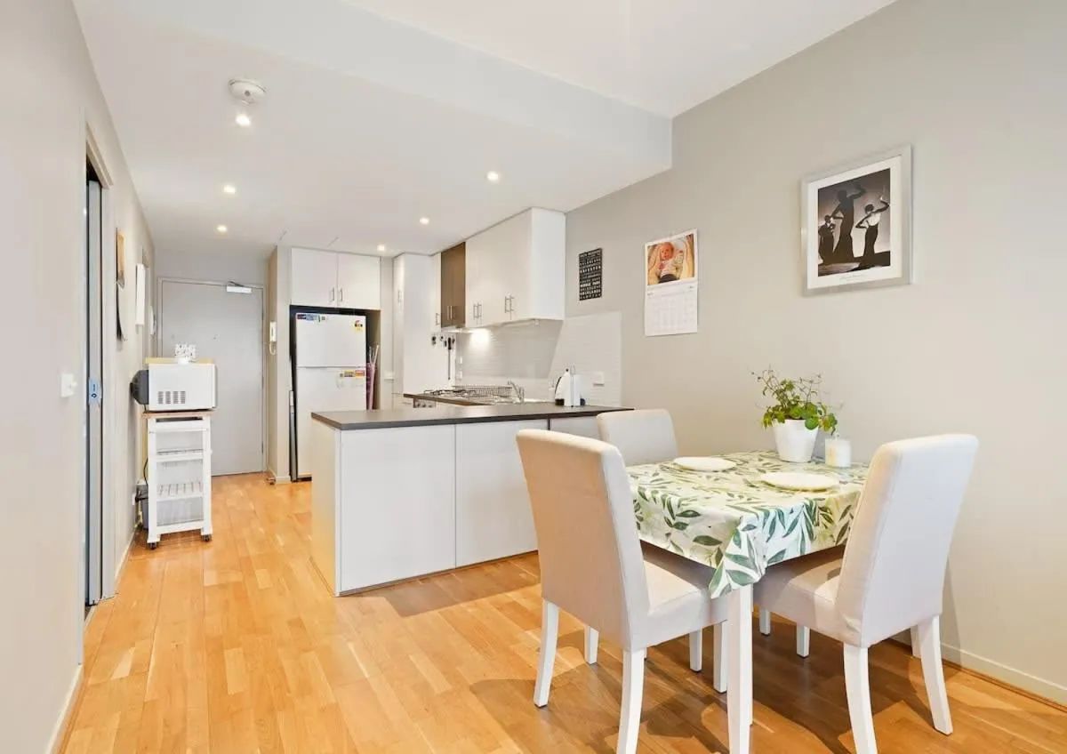 Heart of PortMelb 1brm near Bay St Kilda beach — 4