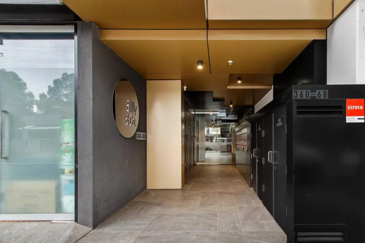 Heart of Richmond Hideaway with Spacious Balcony — 4