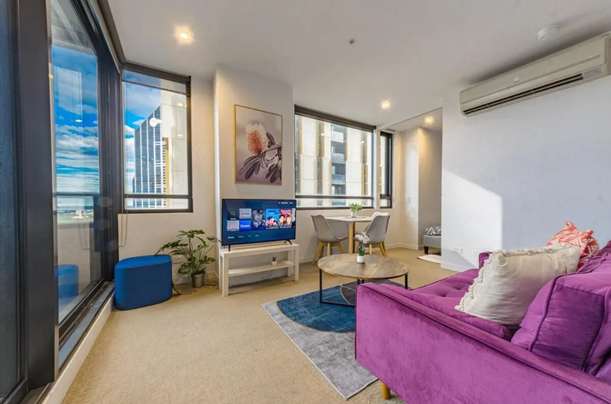 High Level On 42th Floor 2br 1ba Balcony — 5