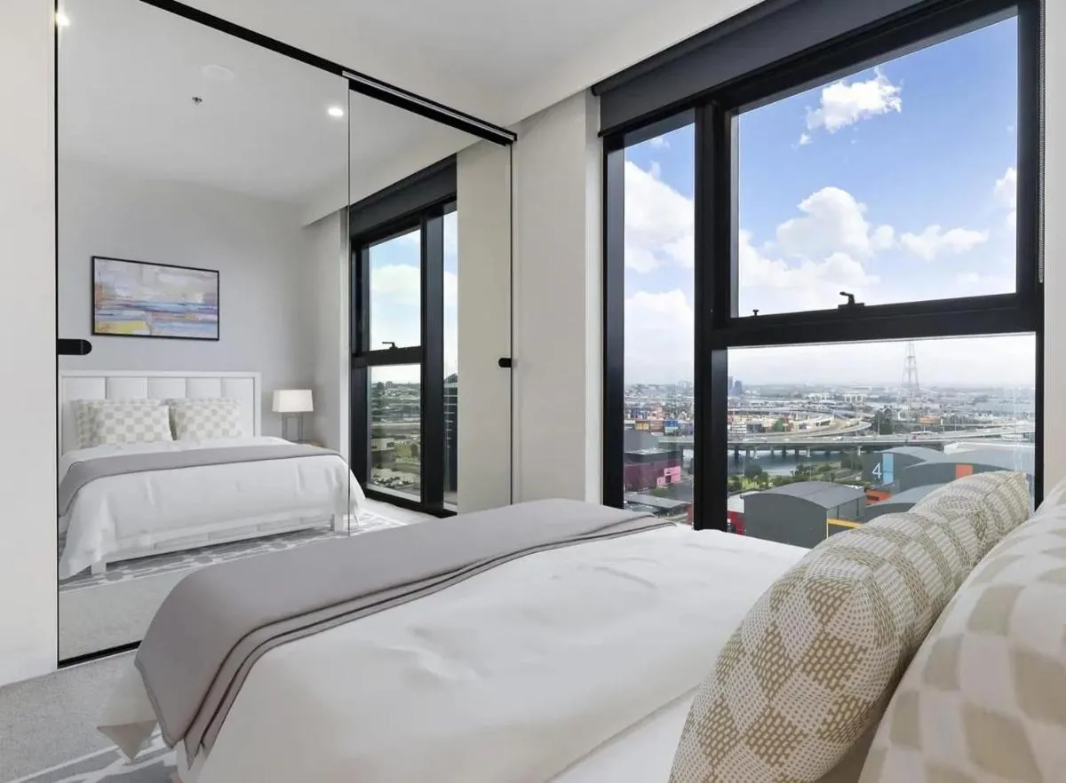 High Rise Marina Tower Residence — 2