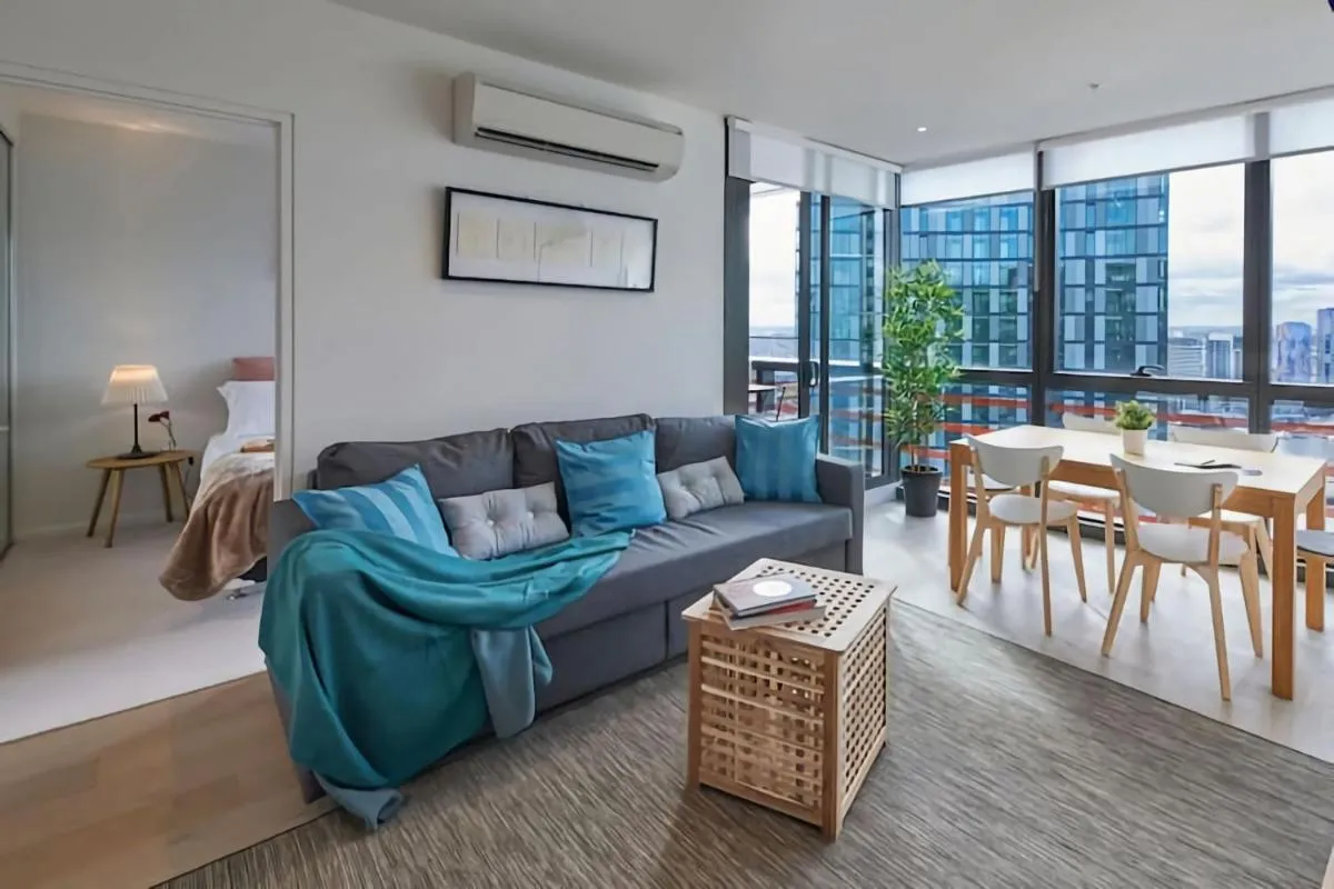High Rise on Collins with Free Parking Pool Gym — 4
