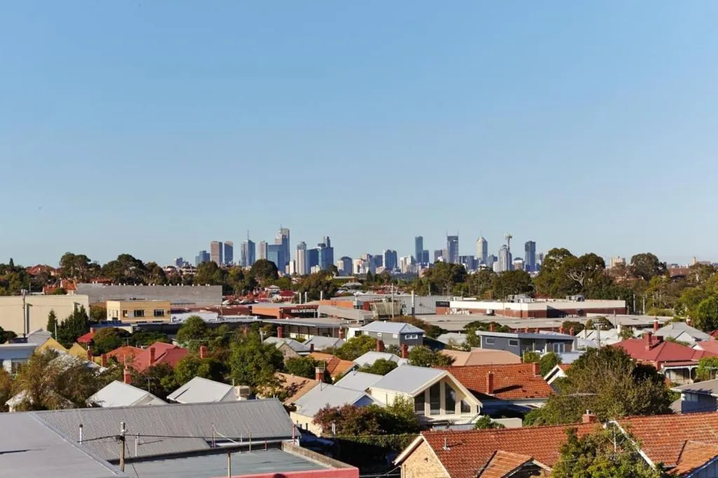 Highview on High St – A Balcony Haven in Northcote