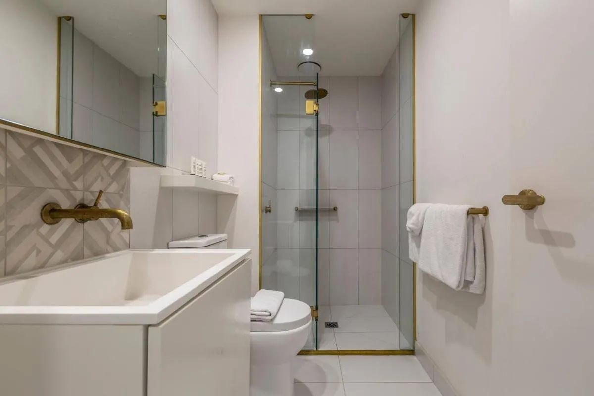 Historic Elegance in Boutique Apt on St Kilda Rd — 3
