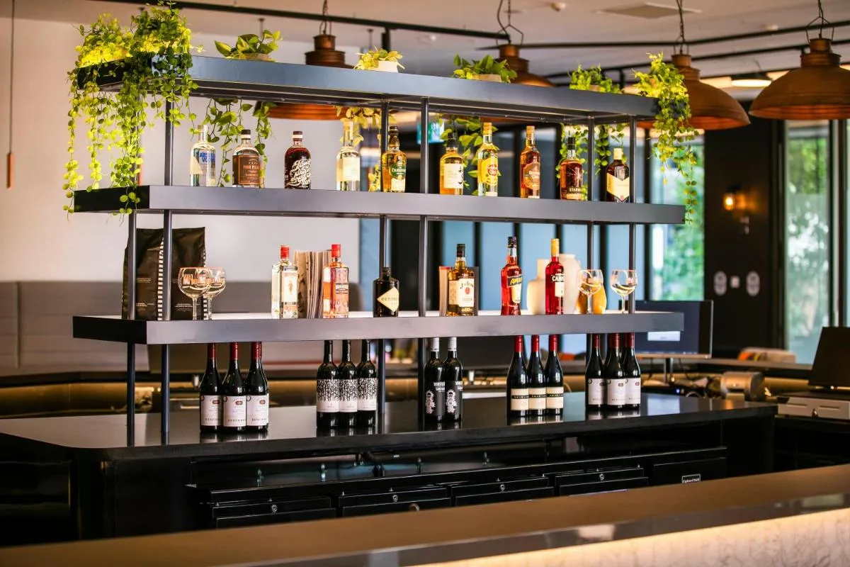 Holiday Inn Express Melbourne Little Collins by IHG — 5