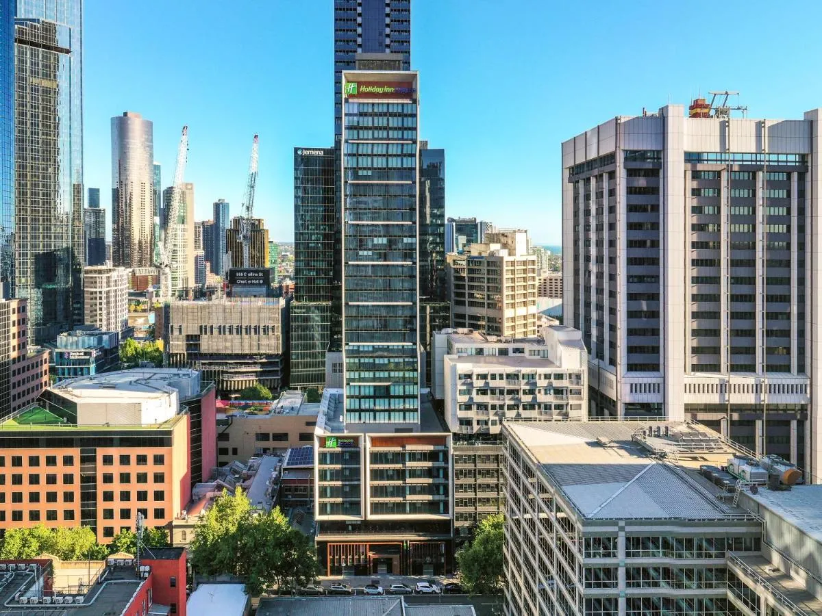 Holiday Inn Express Melbourne Little Collins by IHG — 3