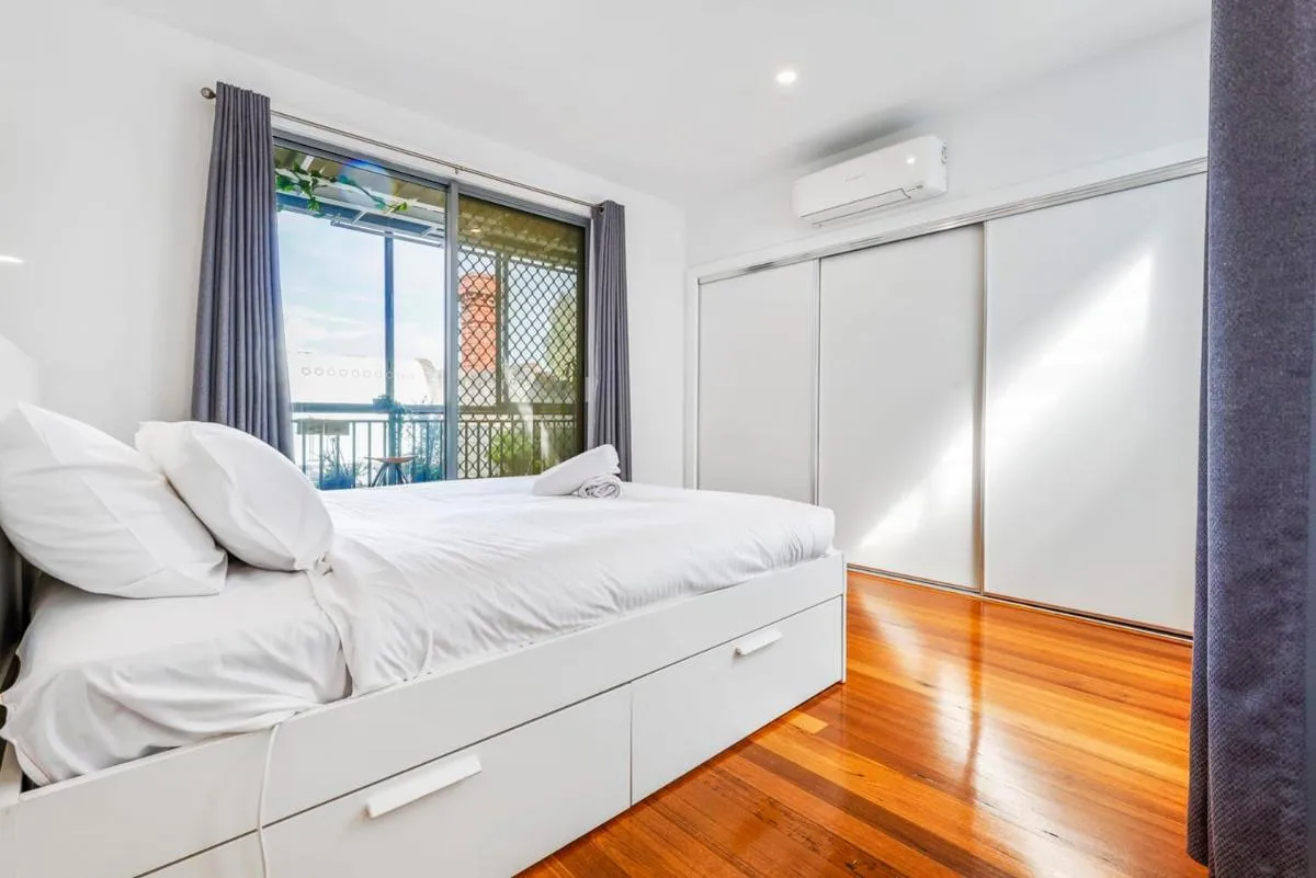 Home Away From Home in Footscray — 4