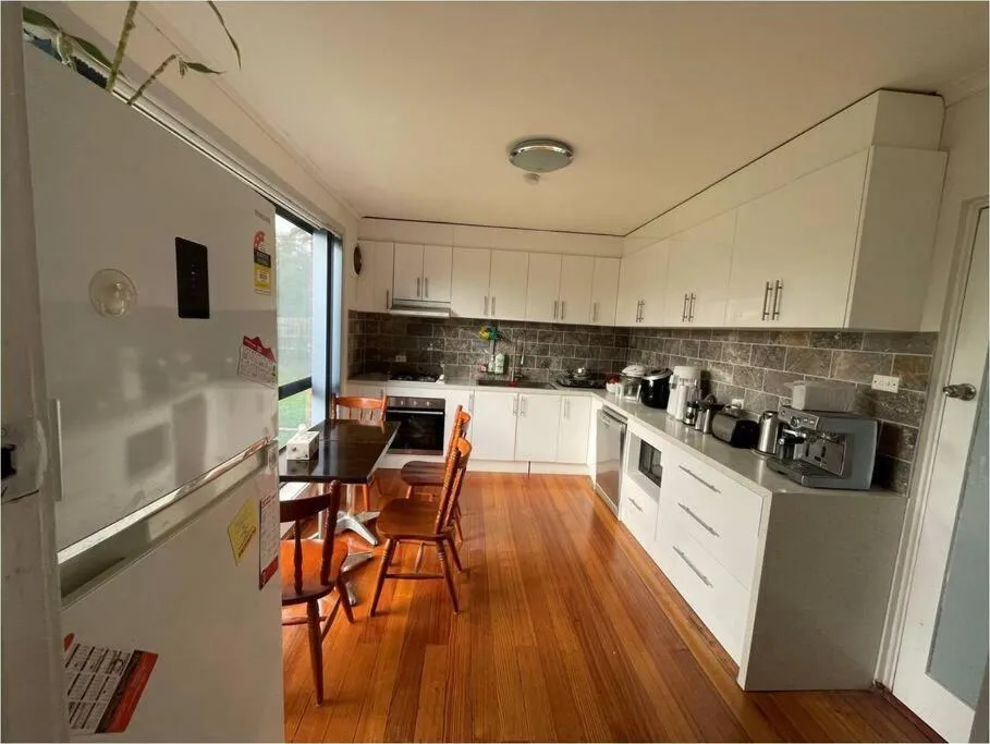 Home in Laverton 19 Minutes to Melbourne CBD — 3