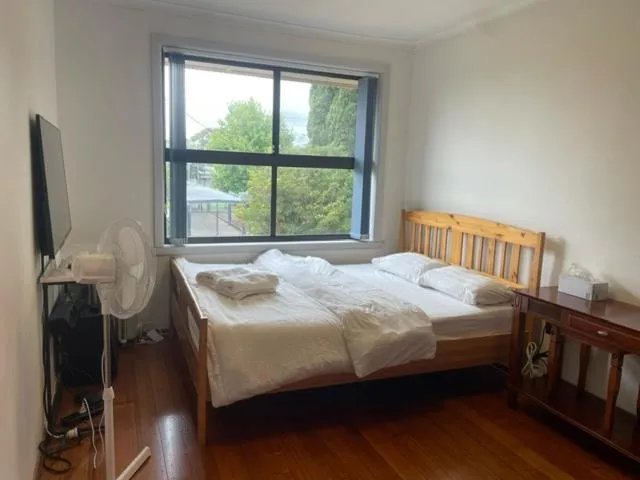 Home in Laverton 19 Minutes to Melbourne CBD — 2