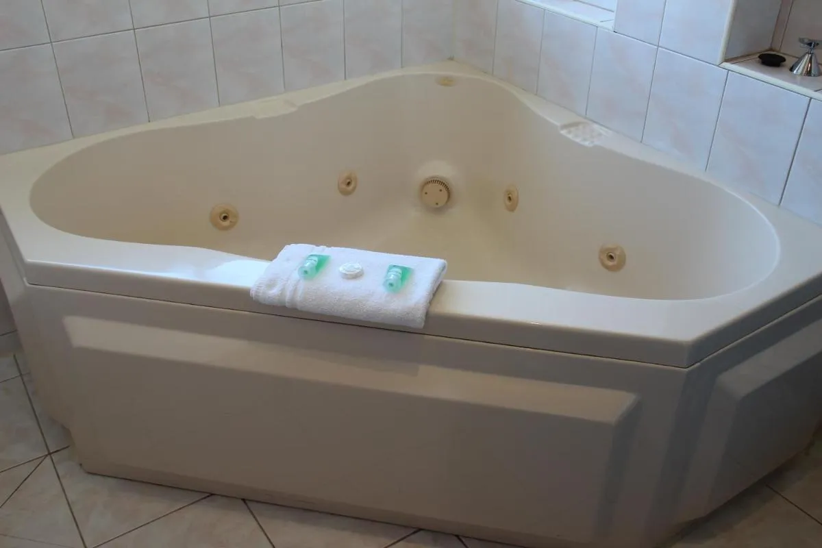 Hume Villa Motor Inn — 3