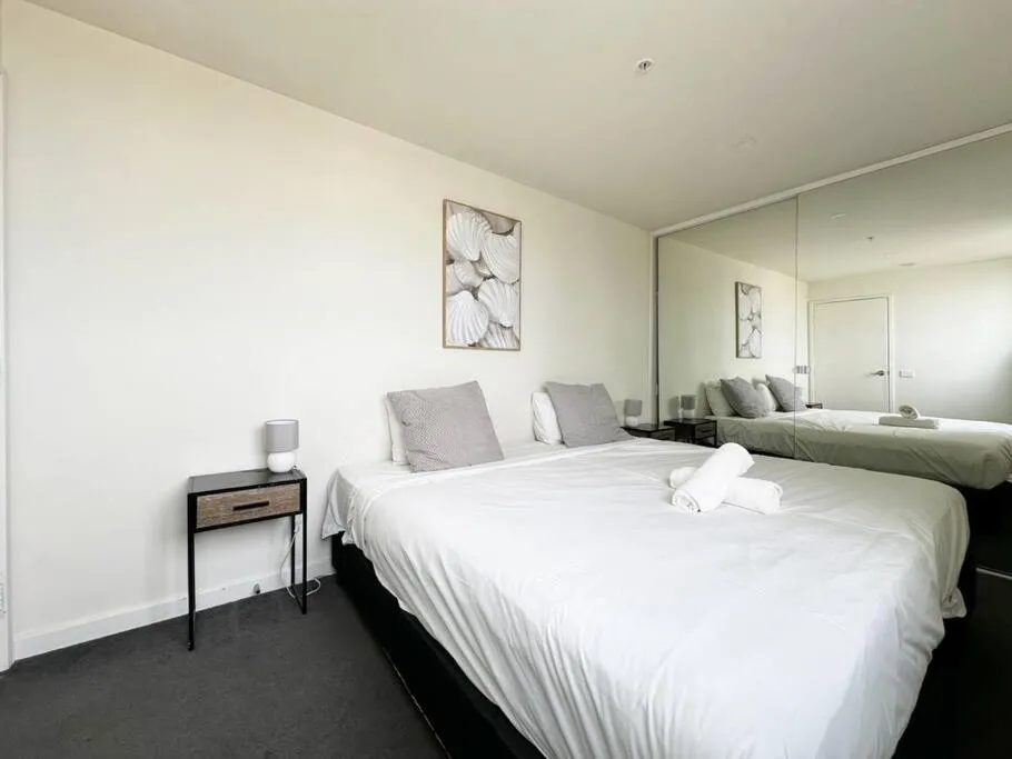 IN2103-1 BR Comfy Loft with Stunning View — 2