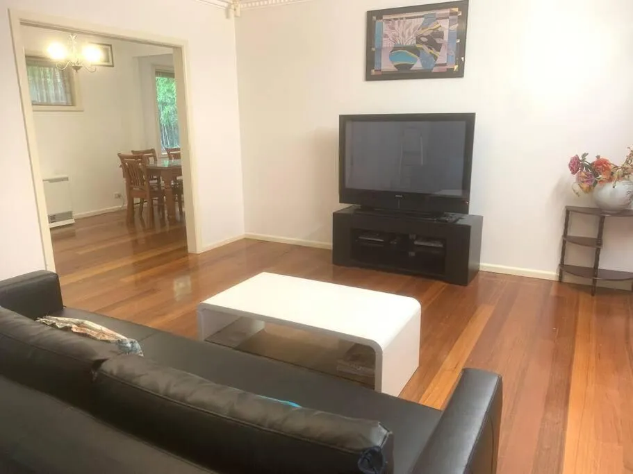 Ideal accommodation in Glen Waverley — 5
