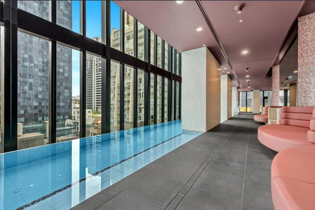 Impressive Skyline 2B2B1C in Mel Central — 3