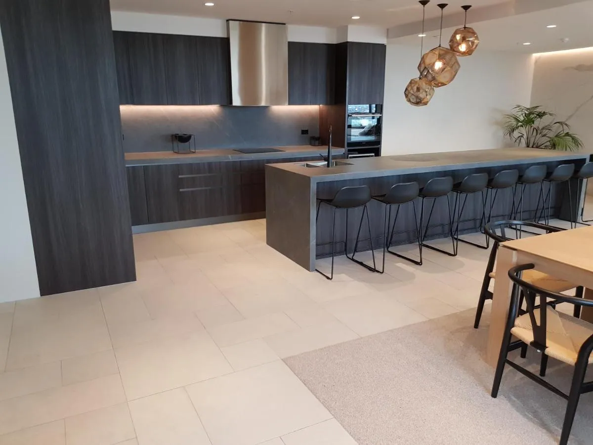 Ivanhoe Apartments — 5