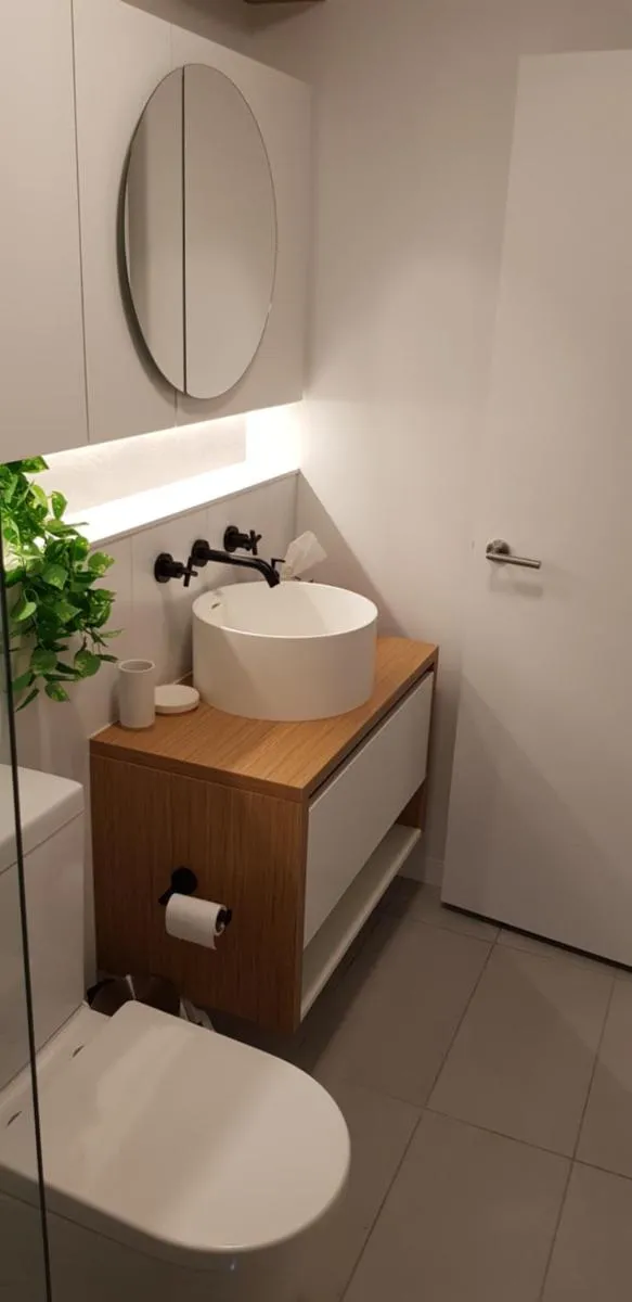 Ivanhoe Apartments — 3