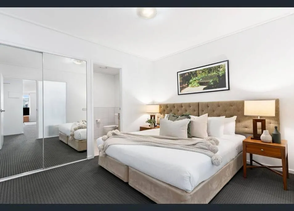 Jolimont Gem – East Melbourne Private Apt – MCG & Rod Laver Arena — 2