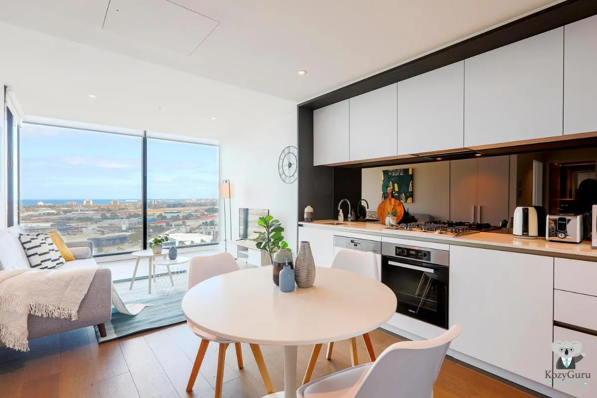 KOZYGURU DOCKLANDS LUXURY WATER VIEW APT 1 BED VDO915 — 4
