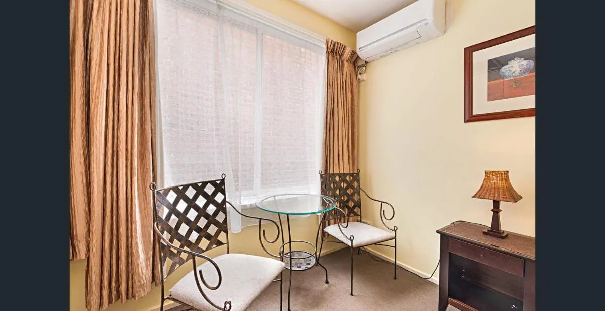 Knightsbridge Apartments — 4