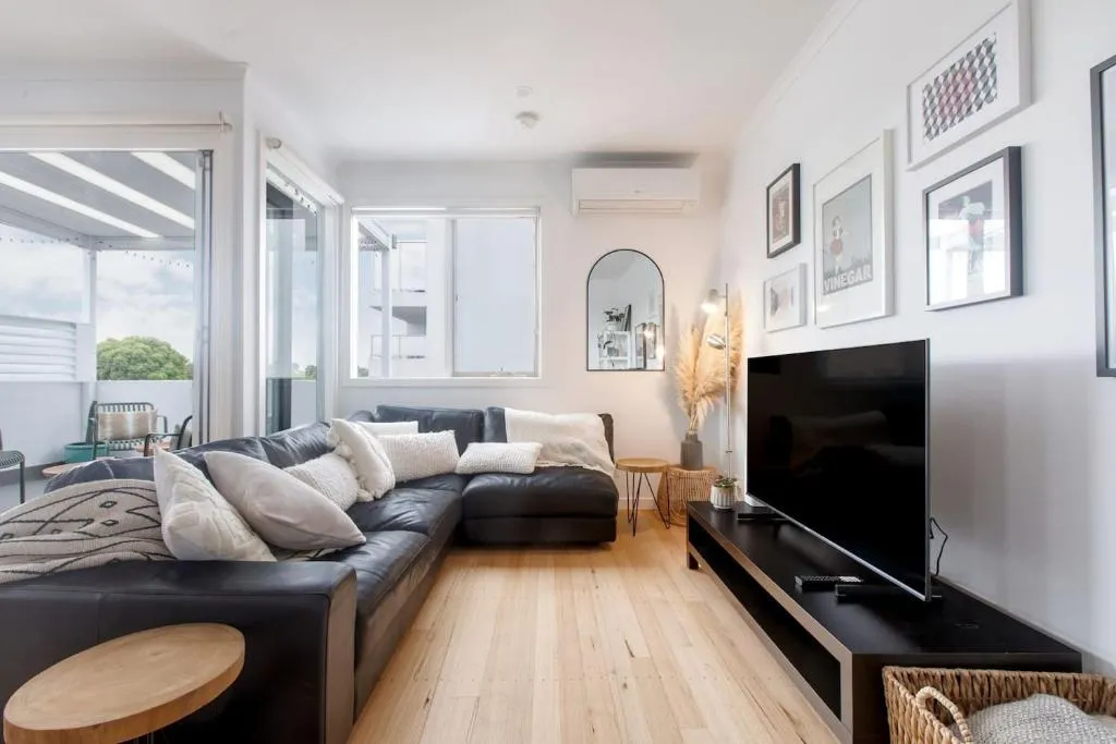 ‘Laidback Lygon’ A Two-storey Inner-city Oasis
