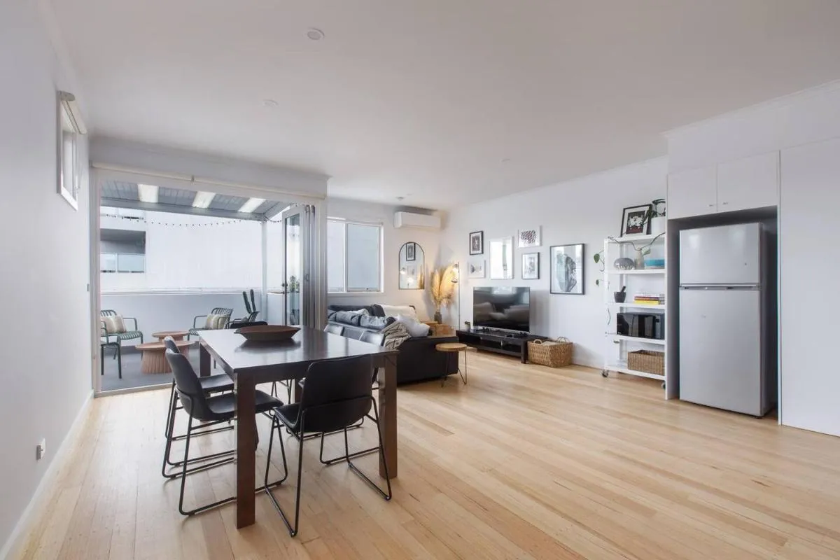 ‘Laidback Lygon’ A Two-storey Inner-city Oasis — 4