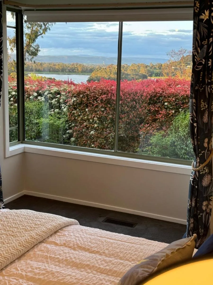 Lake view family house — 2