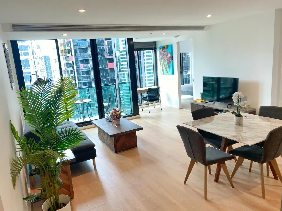 Large 2B2B Near Southern Cross FreeParking GYM POOL — 5