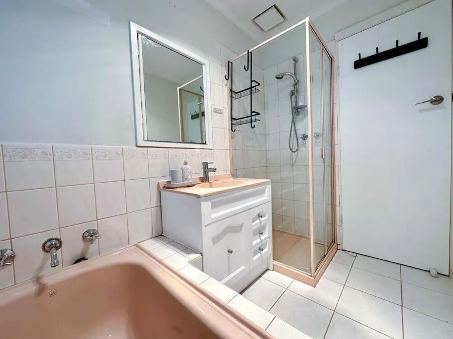 Large Peaceful 4 Bedroom Home — 3