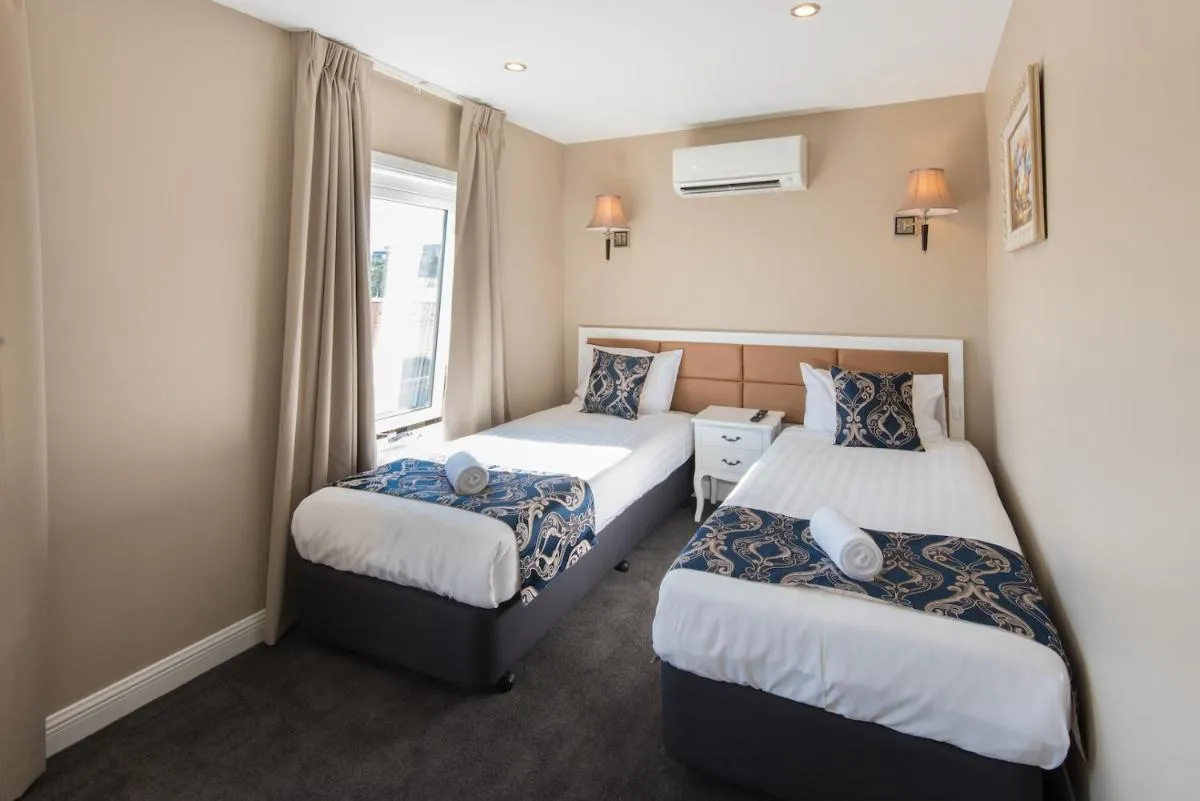 Lily Sands Inn — 4