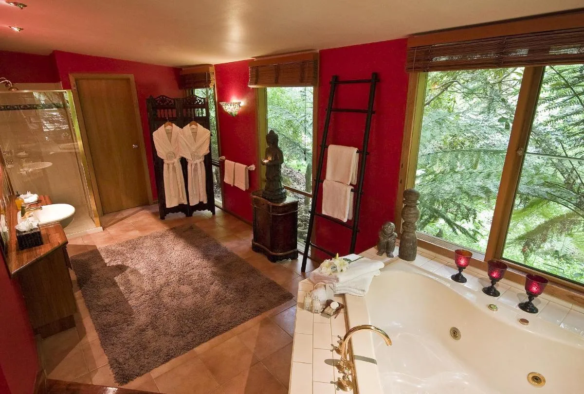 Linden Gardens Rainforest Retreat — 3