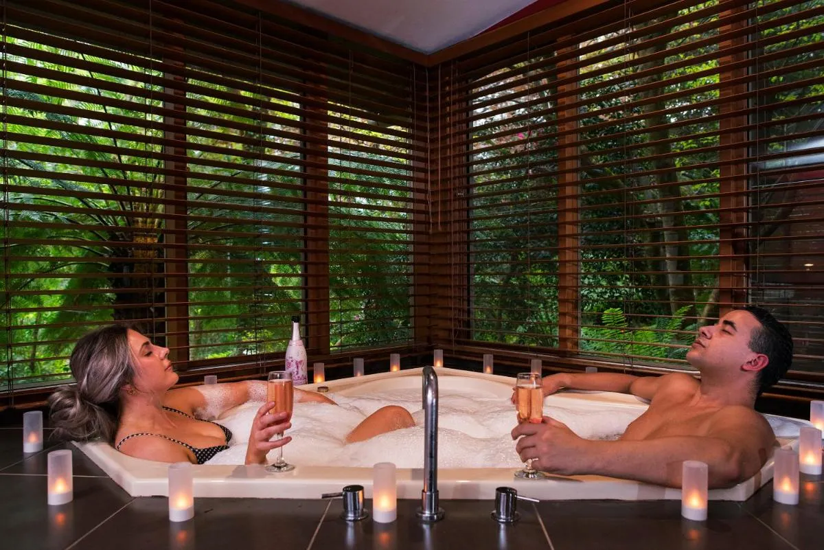 Linden Gardens Rainforest Retreat — 4