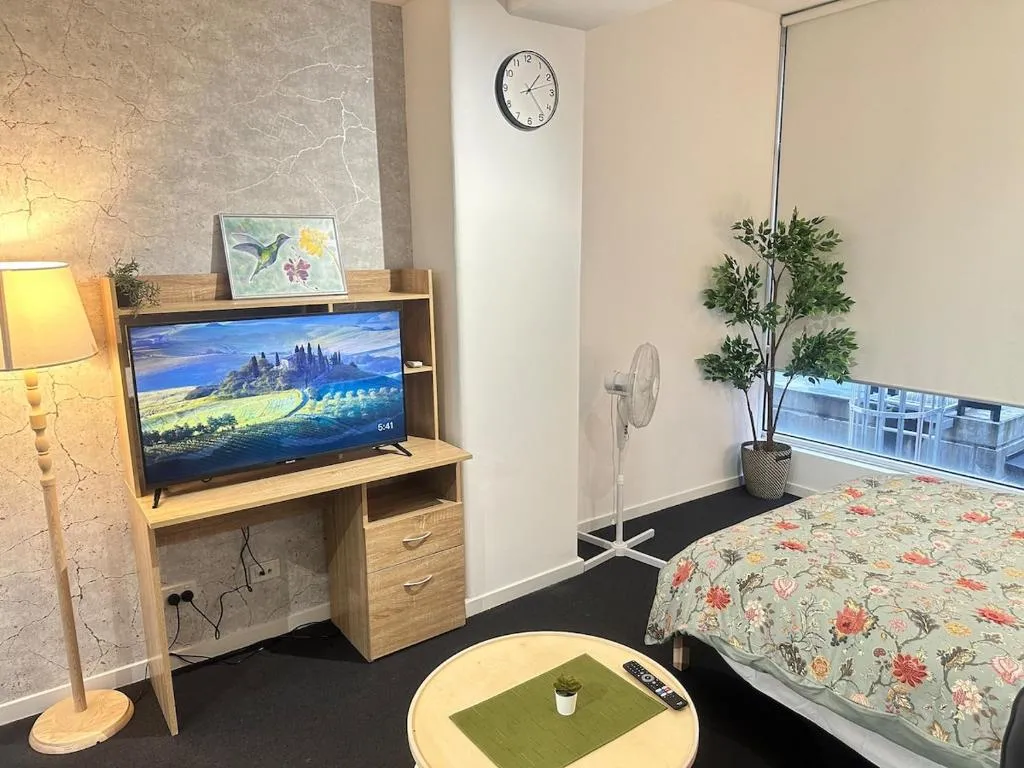 Lonsdale Street Perfect Studio Retreat