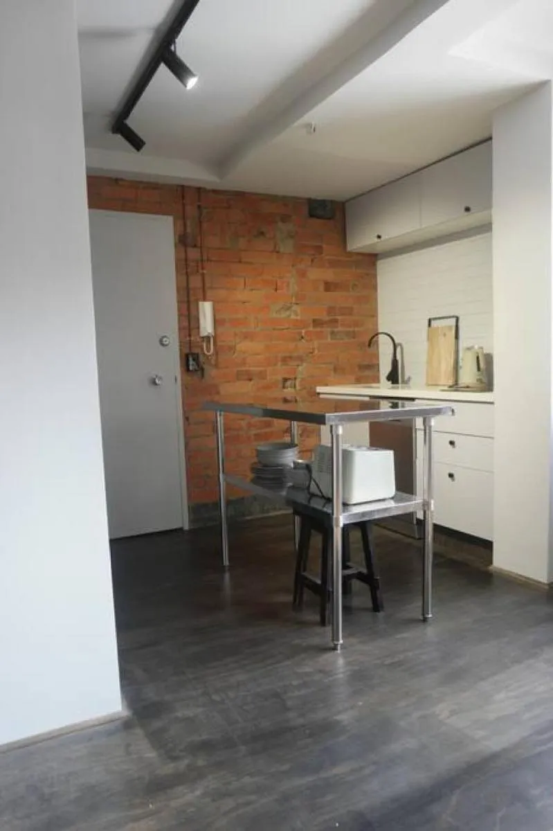Lonsdale Street Studio Apartment — 5