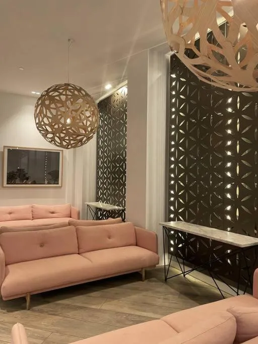 Lovely 1BD condo with free parking city view — 4