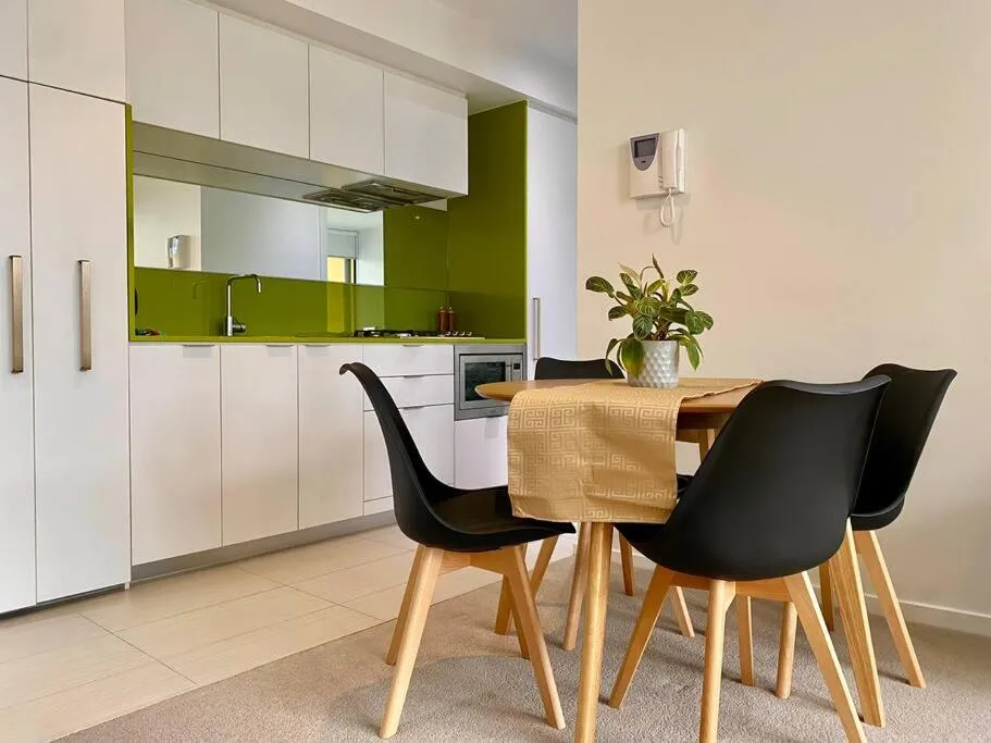 Lovely 1BR Apartment – Free Parking — 3