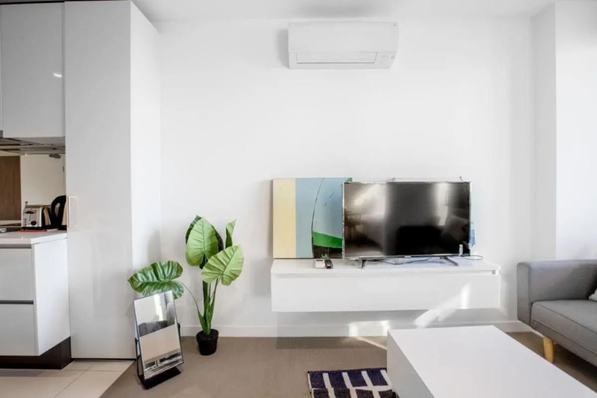 Lovely 1BR Apt Close to Southern Cross — 5