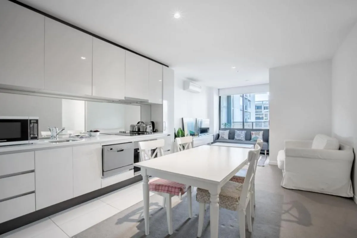 Lovely 1BR Apt Close to Southern Cross — 4