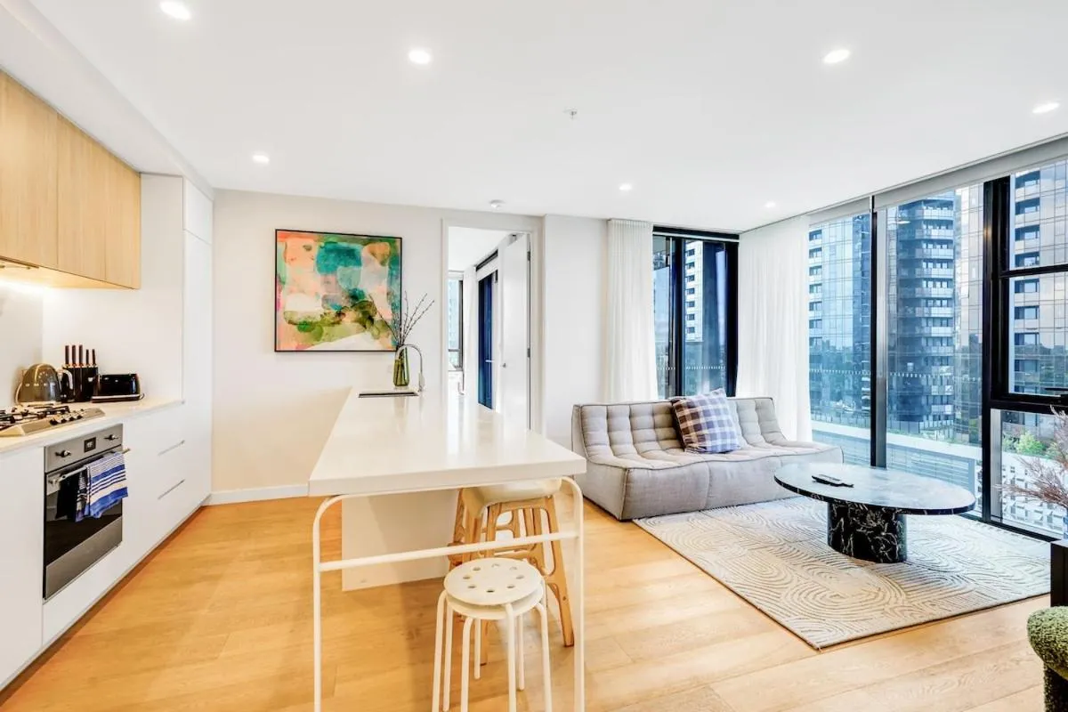 Lux 1 bedroom Executive Apt in Box Hill — 4
