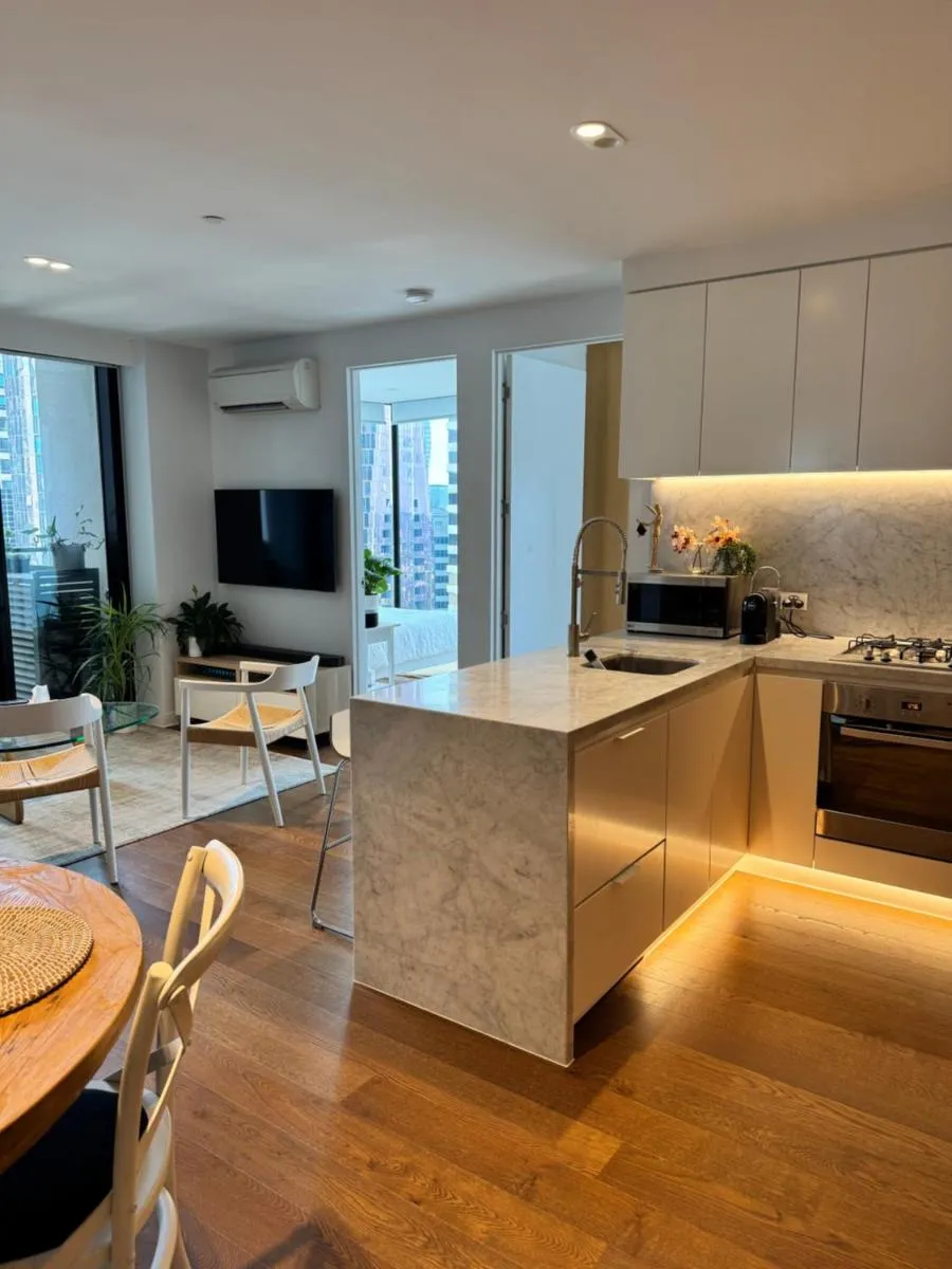 Lux Central CBD Apartment – FREE Tram Zone — 5