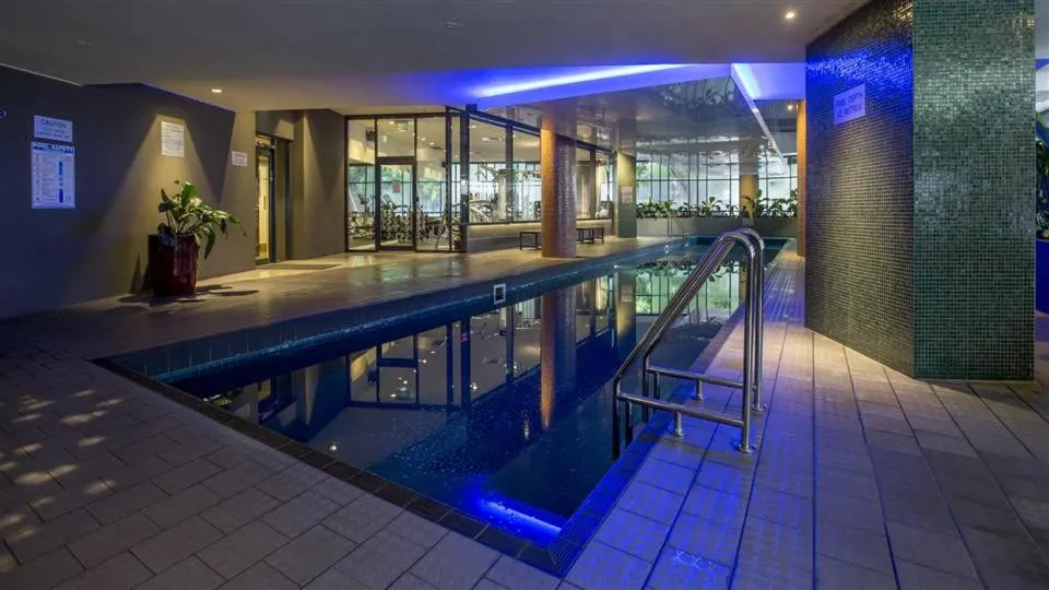 Lux Short Stay 3 Bedrooms at Clarendon Tower — 4