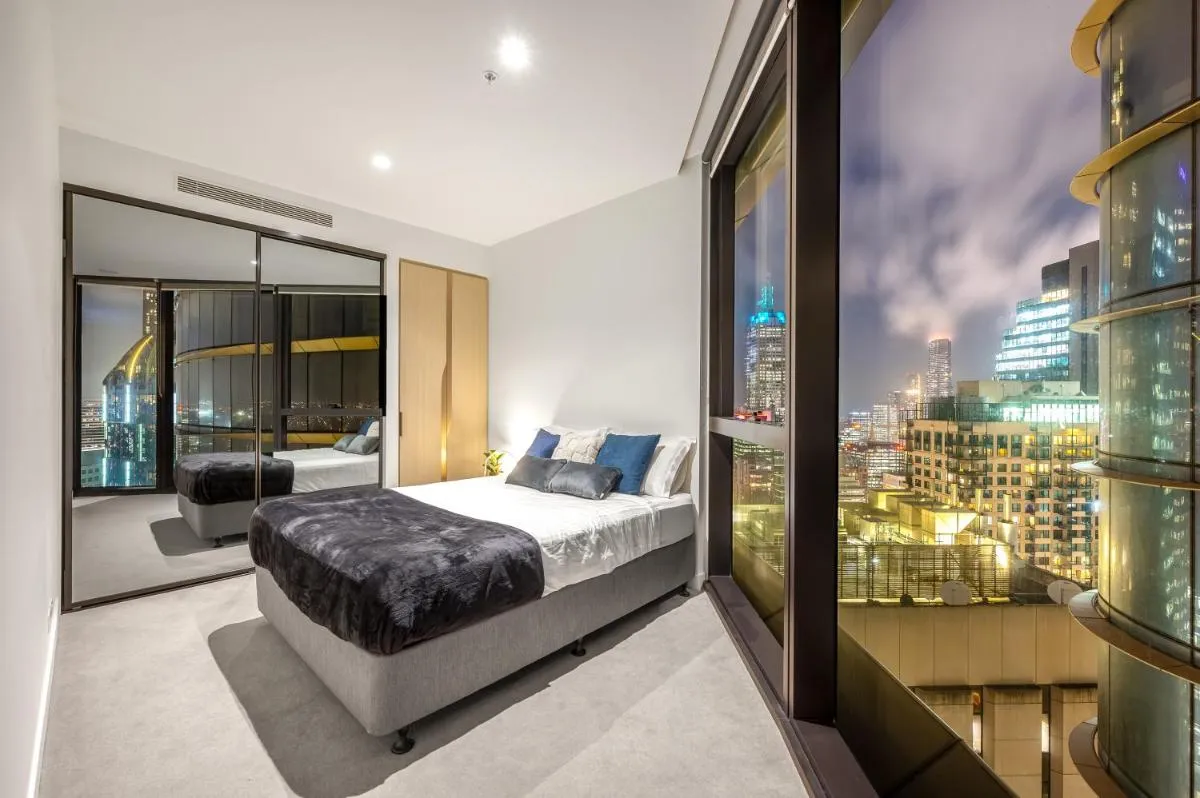 Luxurious Sapphire 1 Bed 1 Bath Residence — 2