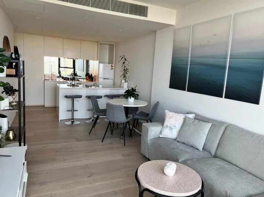 Luxury 3 Bed 2 Bath + car park at Melbourne Square — 3