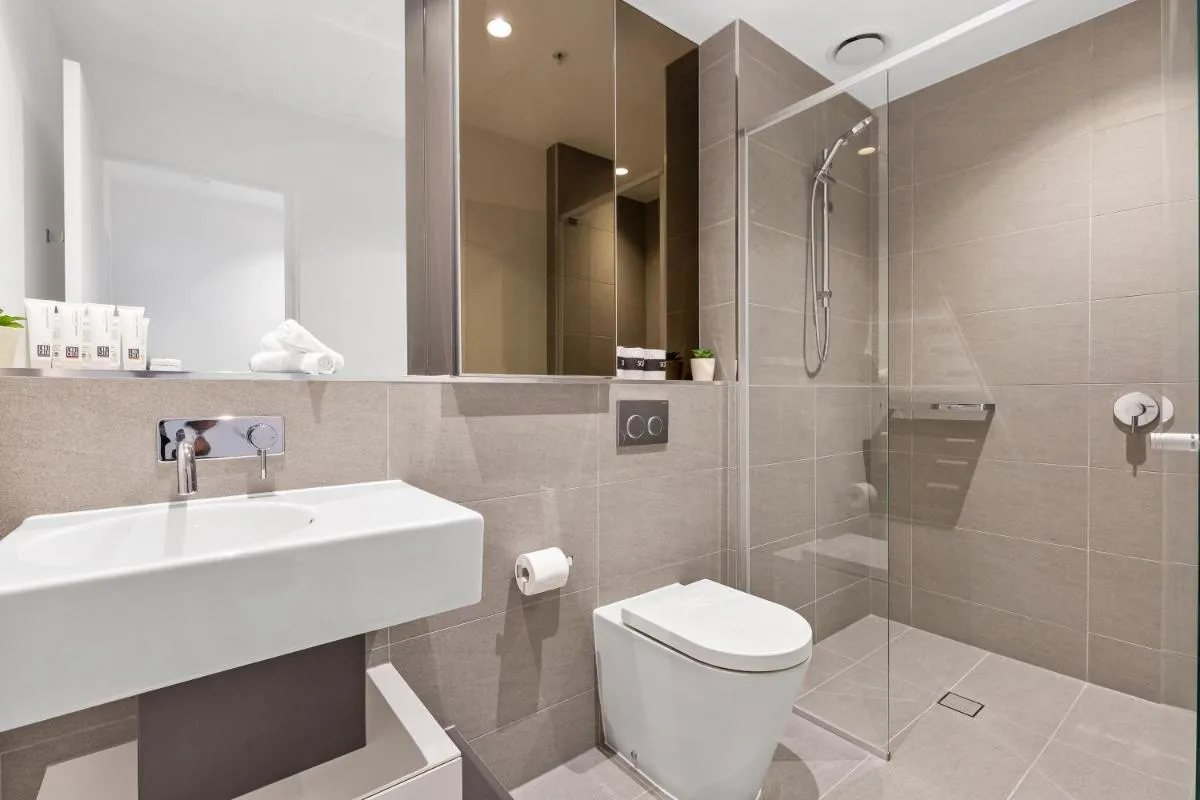 Lvl 54 West Side Place Best Location in Melb! — 3