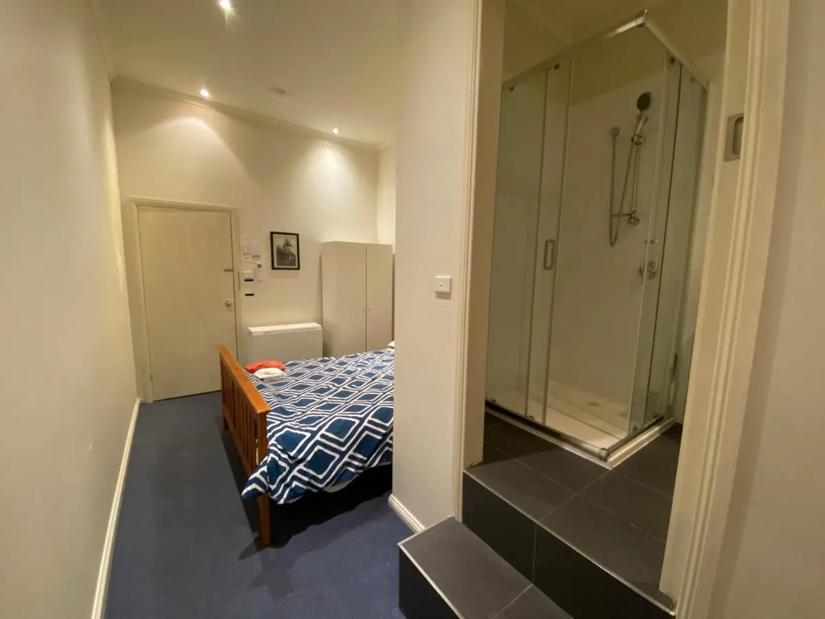 Malvern Backpackers — 3