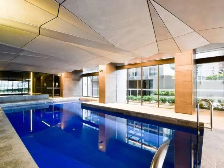 Marvellous 2-Bed High-Rise: Amazing Views, Free Parking — 4