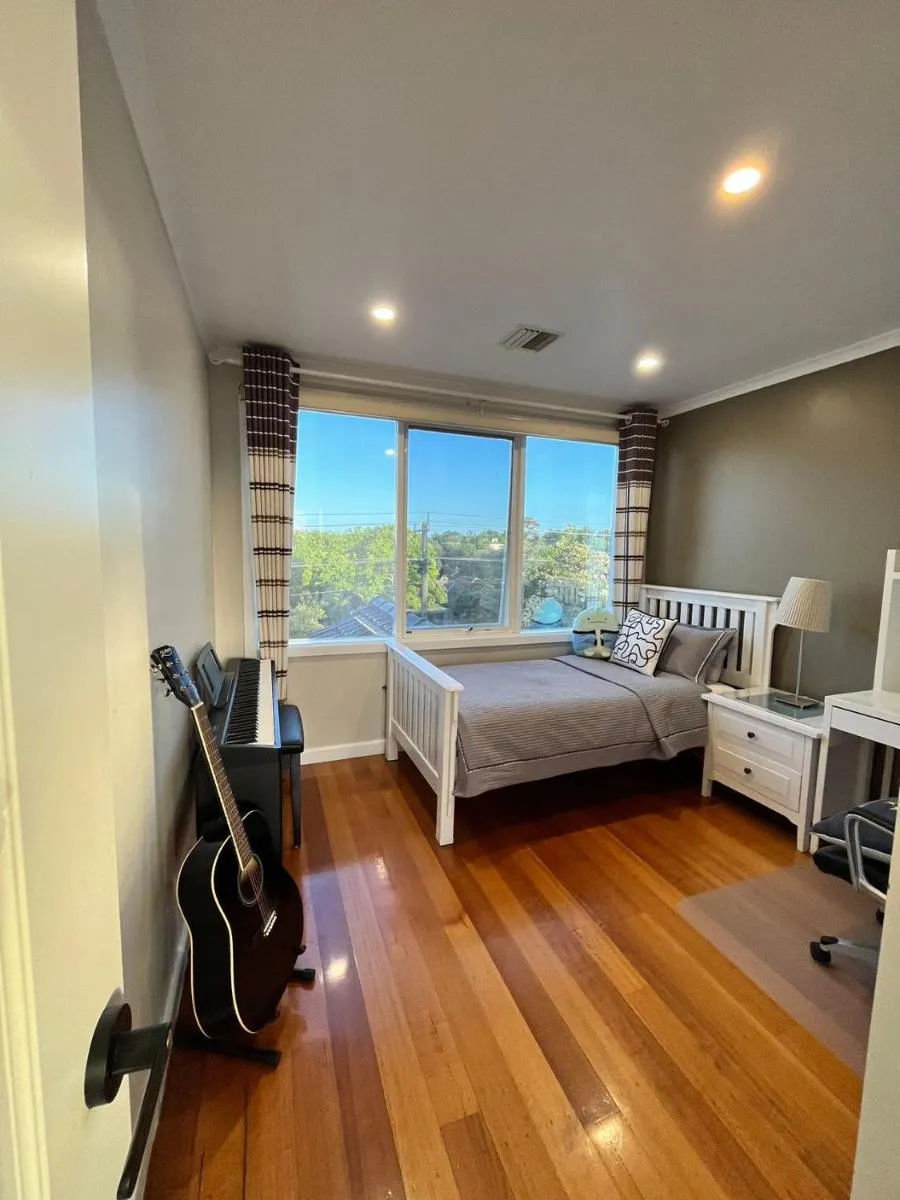 Melbourne Balwyn north three bedroom house — 4
