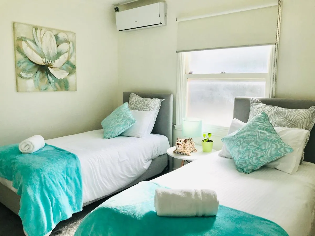 Melbourne Inner City Holiday Home Near CBD & Flemington — 3