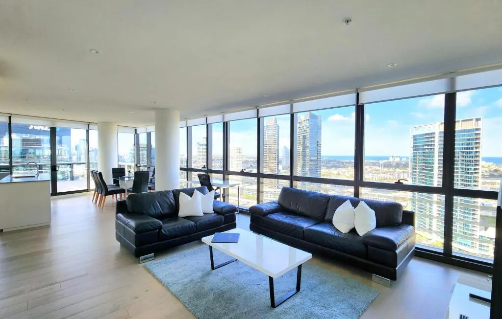 Melbourne Lifestyle Apartments – Best Views on Collins