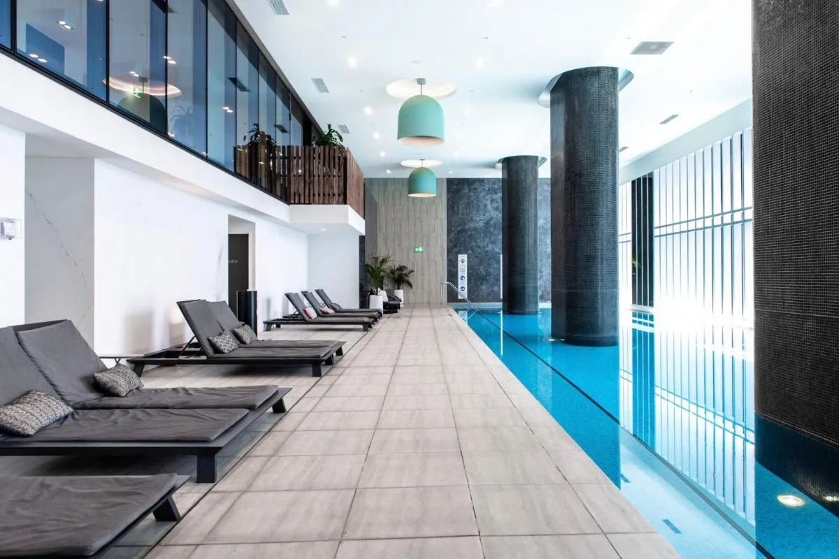 Melbourne Marvel Poolside Retreat — 3
